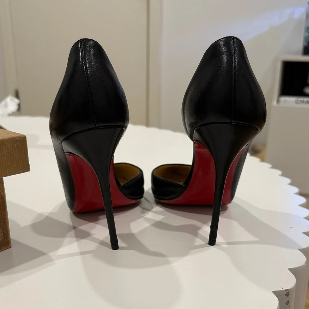 Christian Louboutin Black Pointed Leather Stiletto Pumps with Red Soles - Picture 2 of 3
